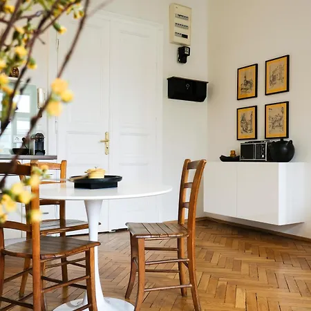 Historic Center Boutique 7 - Free Parking - Schlossberg View - By Casa Momo * Graz