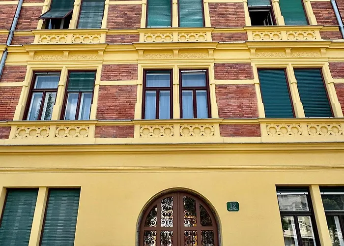 Апартаменты Historic Center Boutique 7 - Free Parking - Schlossberg View - By Casa Momo Грац